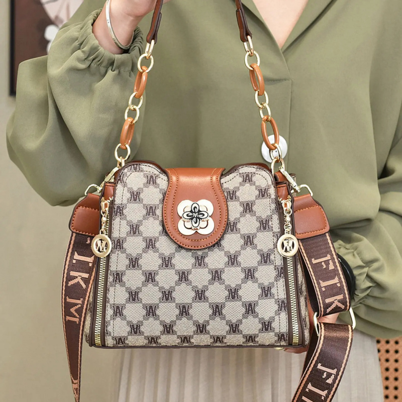 Borsa a tracolla vintage con s - Vintage Women Fashion recensione e prezzo