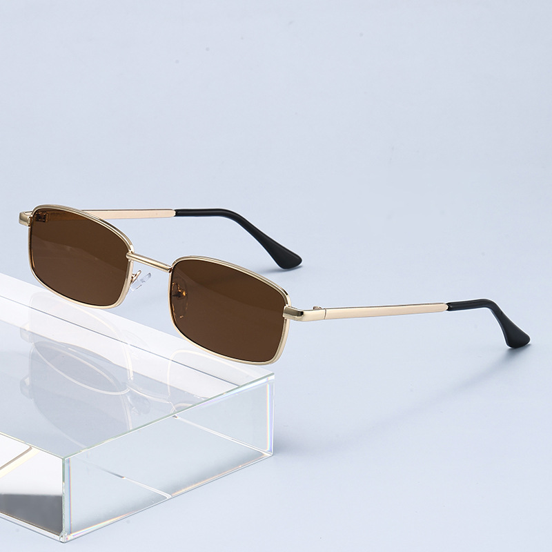 Occhiali da Sole Punk alla Mod - Vintage Fashion Images recensione e prezzo