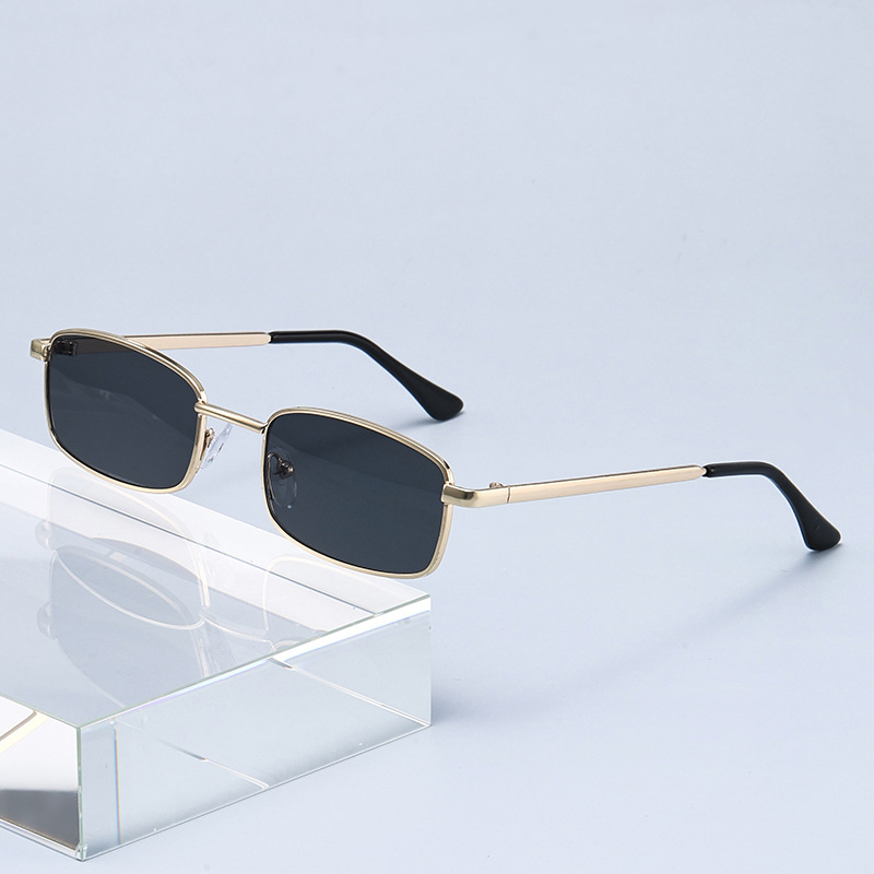 Occhiali da Sole Punk alla Mod - Vintage Fashion Images recensione e prezzo