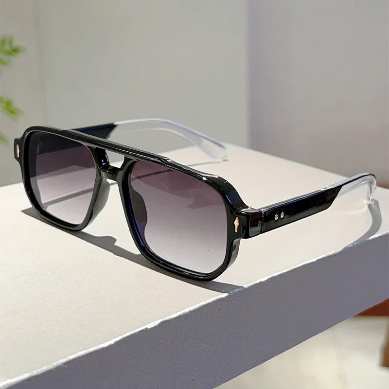 Nuovi Occhiali da Sole Quadrat - Vintage Fashion Images recensione e prezzo