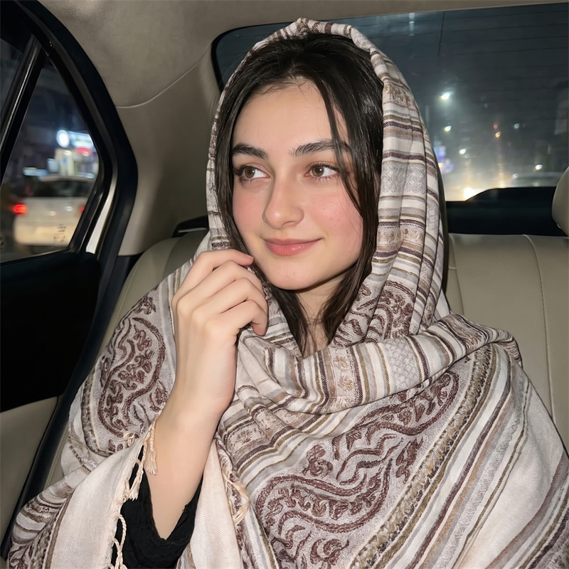 Hijab Vintage con Stampa Paisl - Vintage Women Fashion recensione e prezzo