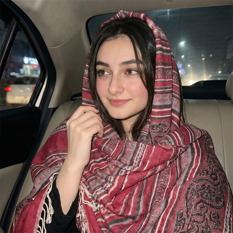 Hijab Vintage con Stampa Paisl - Vintage Women Fashion recensione e prezzo