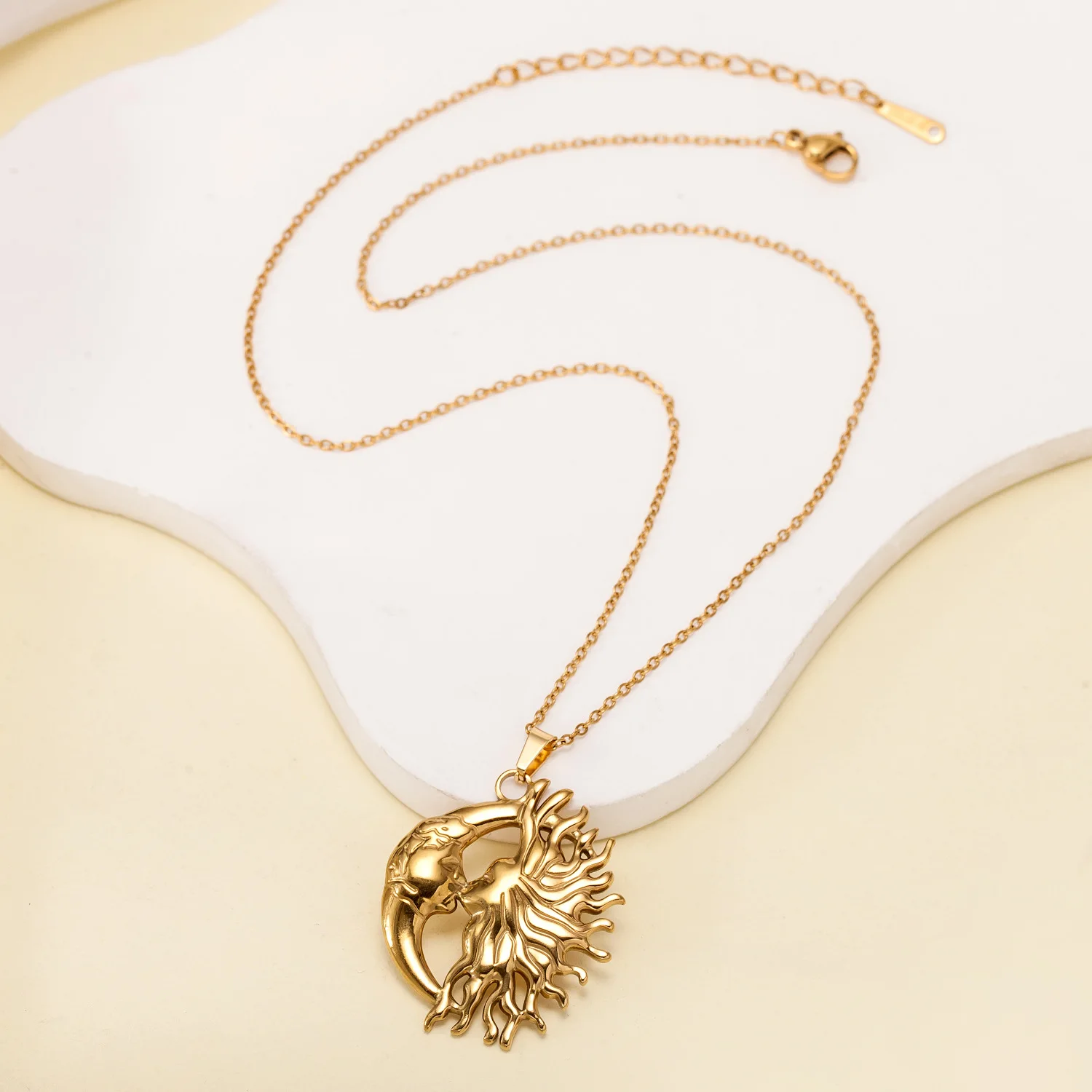Collana Sole e Luna per Coppia - Vintage Fashion Look recensione e prezzo