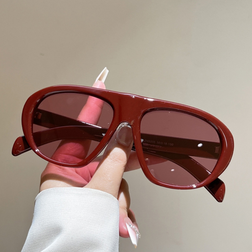 Nuovi Occhiali da Sole Oversiz - Vintage Fashion Images recensione e prezzo