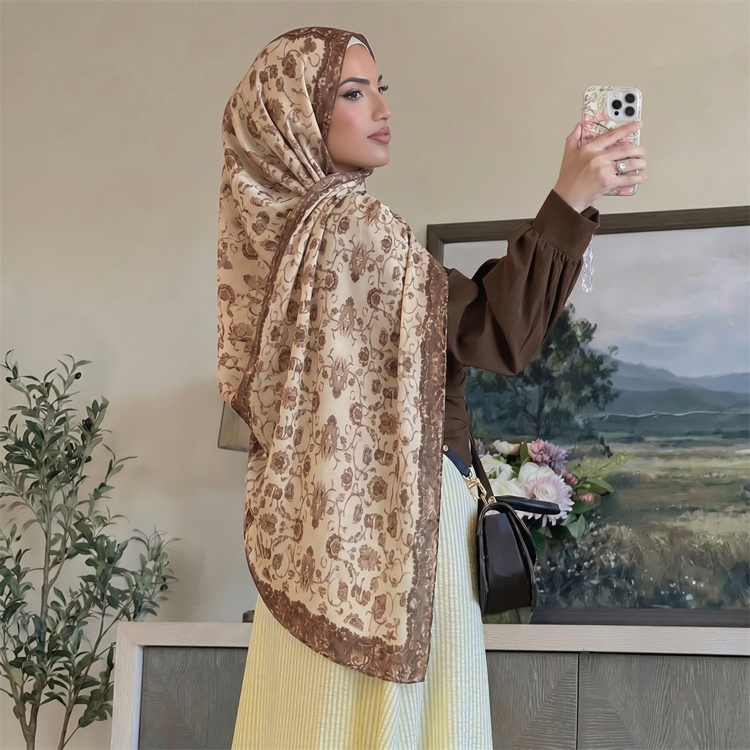 Hijab Vintage con Stampa Flore - Vintage Women Fashion recensione e prezzo